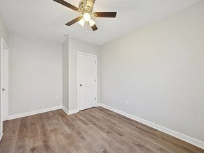 5957 Windsor Ave in Philadelphia, PA - Building Photo - Building Photo