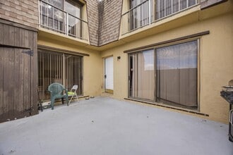 4102 Waterview Cir in Palm Springs, FL - Building Photo - Building Photo