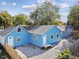 2807 E 3rd St, Unit B in Tulsa, OK - Building Photo