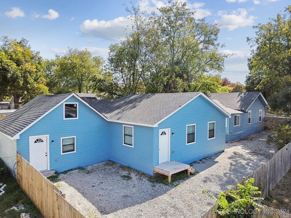 2807 E 3rd St, Unit B in Tulsa, OK - Foto de edificio