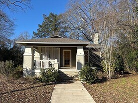 1104 N 8th Ave in Laurel, MS - Building Photo