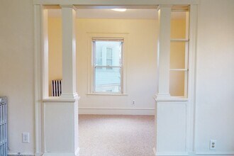 34 Crescent in Waltham, MA - Building Photo - Building Photo