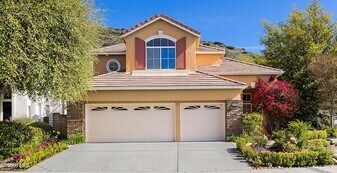 6285 Deerhill Rd in Oak Park, CA - Building Photo