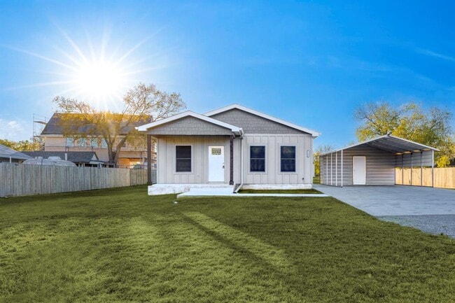 property at 1303 Aransas St