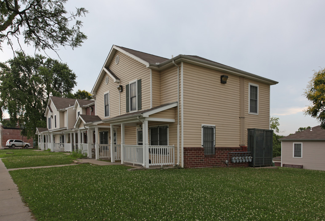 Guinotte Manor in Kansas City, MO - Foto de edificio