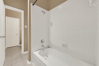 4314 Amber Lake Dr in Houston, TX - Foto de edificio - Building Photo