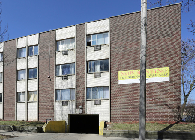 26th Street Apartments in Milwaukee, WI - Building Photo - Building Photo