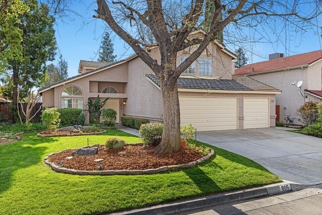 805 E Buckhill Rd in Fresno, CA - Building Photo - Building Photo