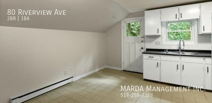 CHARMING 2.5 BED/1.5 BATH UPPER UNIT IN LA in Windsor, ON - Building Photo - Building Photo