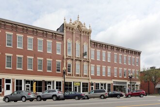 105-113 E Main St in Ravenna, OH - Building Photo - Building Photo