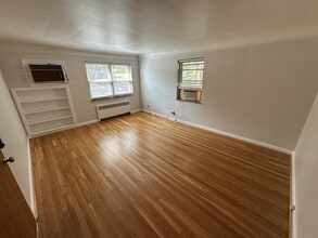 6086 Dryden Ave in Cincinnati, OH - Building Photo - Building Photo