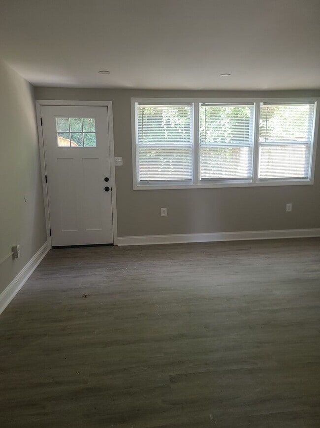 446 Burbank Ct in Halethorpe, MD - Building Photo - Building Photo