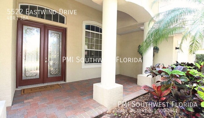 5522 Eastwind Dr in Sarasota, FL - Building Photo - Building Photo