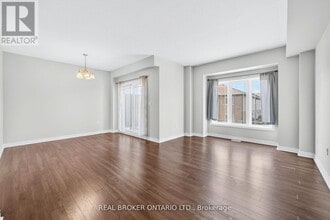 7 Ladybell Ln in Hamilton, ON - Building Photo - Building Photo