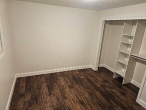 905 Denise Ct SE in Salem, OR - Foto de edificio - Building Photo