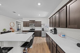217 Redbarn Ln in Caddo Mills, TX - Foto de edificio - Building Photo
