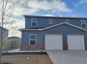 6705 SW Dignity Ave in Bentonville, AR - Building Photo