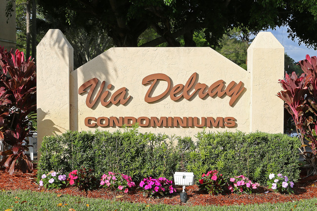 Via Delray Condominiums in Boynton Beach, FL - Building Photo - Building Photo