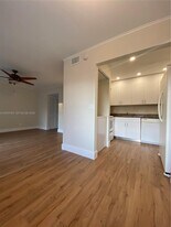 1835 SW 81st Ave in Davie, FL - Building Photo