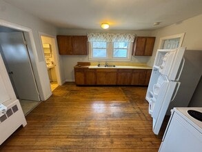 689 E Falmouth Hwy in Falmouth, MA - Foto de edificio - Building Photo