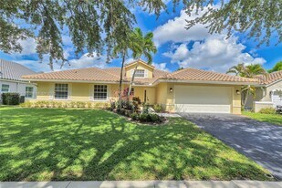3562 Southern Orchard Rd W in Davie, FL - Building Photo