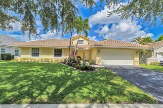 3562 Southern Orchard Rd W in Davie, FL - Building Photo - Building Photo