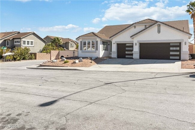 108 Milicity Rd in Henderson, NV - Building Photo - Building Photo
