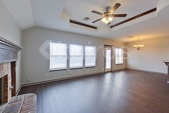 4804 Doe Run Dr, Unit 4-B in Yukon, OK - Foto de edificio - Building Photo