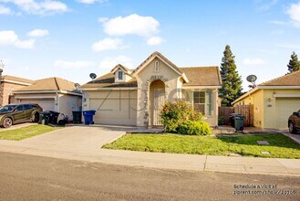 1834 Zurlo Way in Sacramento, CA - Building Photo - Building Photo