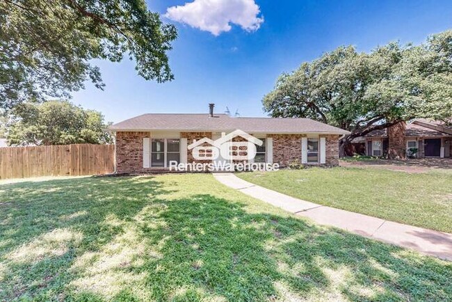 property at 6407 Green Oaks Dr