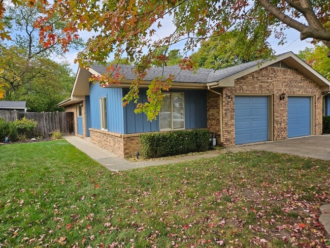 property at 305 S Jackson St