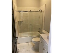 833 N Fulton Ave-Unit -1F Available W/Bath $900 in Baltimore, MD - Building Photo - Building Photo