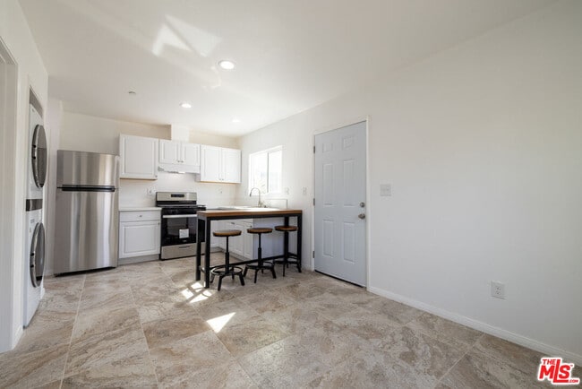 15415 Sandstone St in Baldwin Park, CA - Building Photo - Building Photo