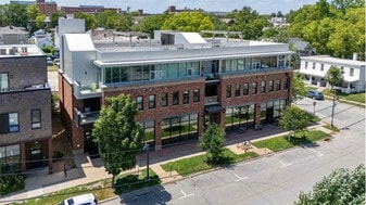 251 N Linn St in Iowa City, IA - Building Photo