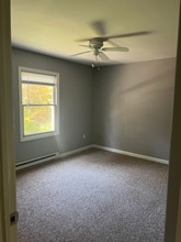 306 Heather Ln, Unit Downstairs in Mendon, VT - Foto de edificio - Building Photo