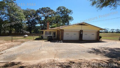 2500 Neal Metcalf Rd in Enterprise, AL - Building Photo - Building Photo