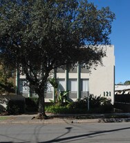 121 Chester Ave in Pasadena, CA - Building Photo