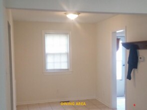 2124 E Pembroke Ave in Hampton, VA - Building Photo - Building Photo