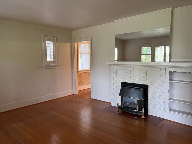 4879 Collingwood St in Vancouver, BC - Building Photo - Building Photo