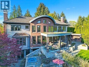 8112 Government Rd in Burnaby, BC - Building Photo - Building Photo