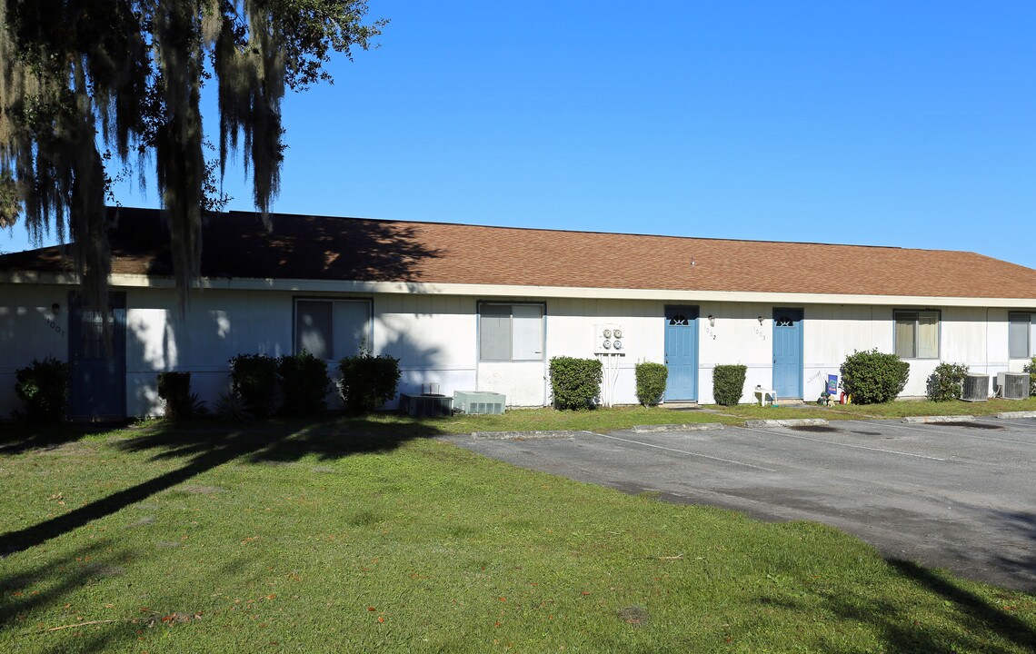 Deland River Apartments in DeLand, FL - Foto de edificio