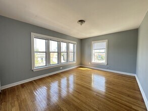 5662 N Ridge Ave in Chicago, IL - Building Photo - Building Photo