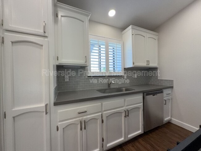 property at 9505 Arlington Ave