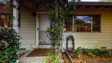 865 Lorna Dr in Glen Ellen, CA - Building Photo - Building Photo