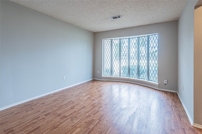 property at 1914 Seakale Ln