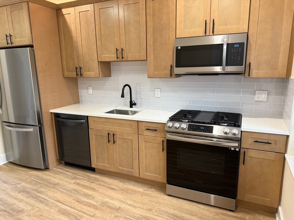 78 Jefferson St, Unit 2 in Newark, NJ - Building Photo