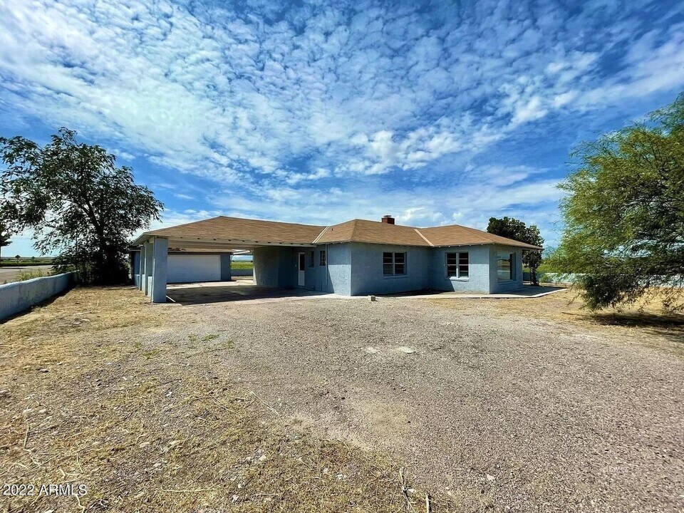 2929 E U.S. Hwy 70 in Safford, AZ - Building Photo