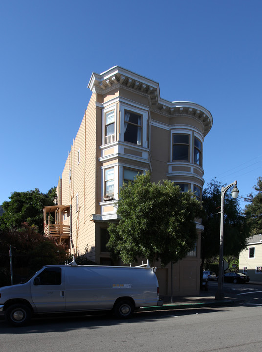 117 Caledonia St in Sausalito, CA - Building Photo