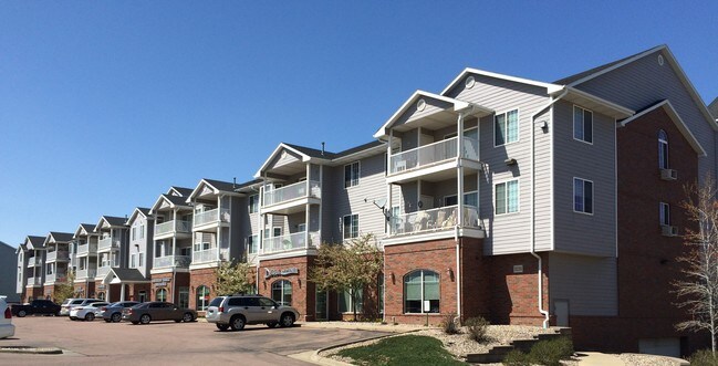 Royal Oak Apartments/ Oak Centre II in Sioux Falls, SD - Building Photo - Building Photo