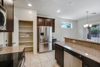 4271 N Golden Ridge Ln in Tucson, AZ - Building Photo - Building Photo